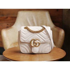 ���� ���� ũ�ν��� 393-0980-0432 <br><hr>������ : 18 * 15 * 8cm #���� #ũ�ν��� #���� #����� #����ũ�ν��� #���ڰ��� #����ũ�ν��� #�����ũ�ν��� <br><hr>#PNU09 <br><hr>�ֹ��忡 ������, ������ �޸��� �ּ���^^ <br>(ī���� LUX)