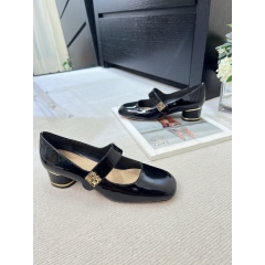 ���� ��� �̽���� 526-0450-0200 �� 4cm <br><hr>������ : 35~41 #�Ź� #�̽���� #��� #��ýŹ� #��ù̽���� #���ڽŹ� #���ڹ̽���� #��ÿ��ڹ̽���� <br><hr>#PNU09 <br><hr>�ֹ��忡 ������, ������ �޸��� �ּ���^^ <br>(ī���� LUX)